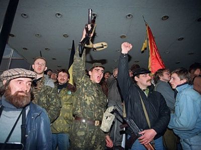 Во время штурма телецентра "Останкино". Фото imrussia.org