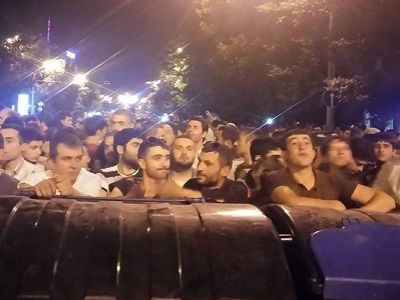 Демонстрация в Ереване, 23.6.15. Фото: facebook.com/tigrankhzmalyan?fref=nf