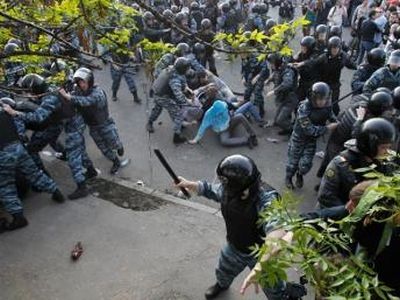 Полиция 6 мая Фото: russian.rfi.fr