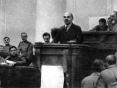 В.И.Ленин выступает с Апрельскими тезисами в Таврическом дворце, 4 (17).4.1917. Источник - leninism.su