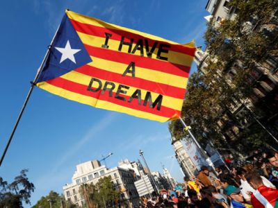 Флаг Каталонии и лозунг Мартина Лютера Кинга. Источник - blogs.publico.es