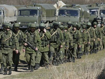 Российские военные в Крыму Фото:  5 канал