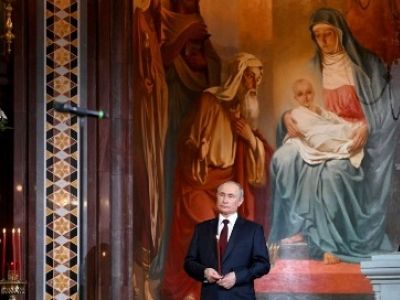 Владимир Путин на пасхальном богослужении в храме Христа Спасителя. Фото: kremlin.ru
