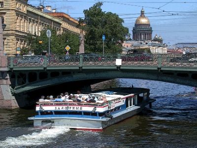 Теплоходная экскурсия по Петербургу. Фото: reisservis.ru